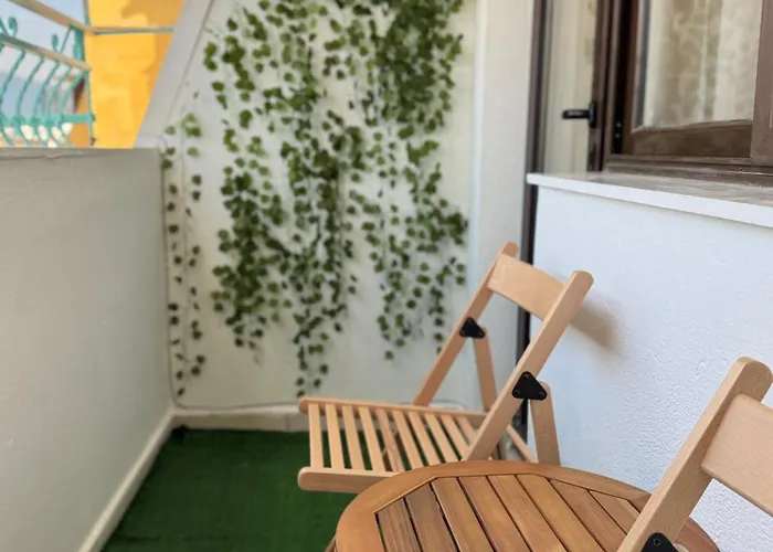 Downtown And Mountain View Floor شقة تيرانا